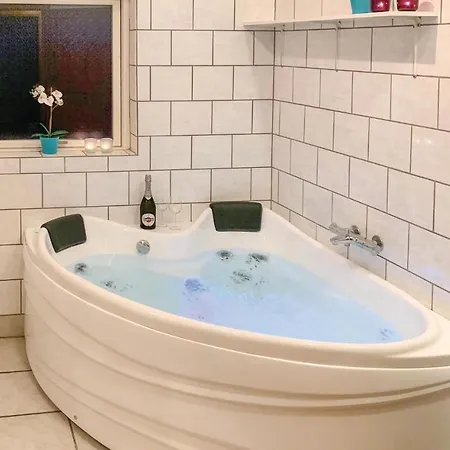 Prázdninový dům Seven-bedroom In