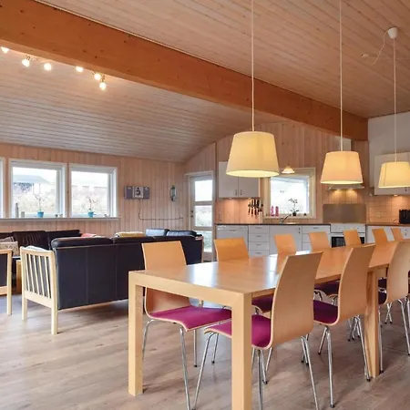 Nyaraló Seven-bedroom In *