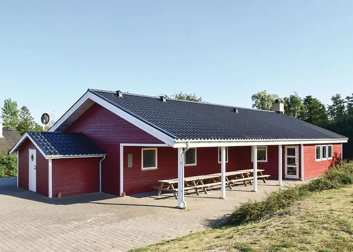 Seven-bedroom In
