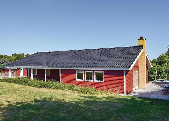 Seven-bedroom In *